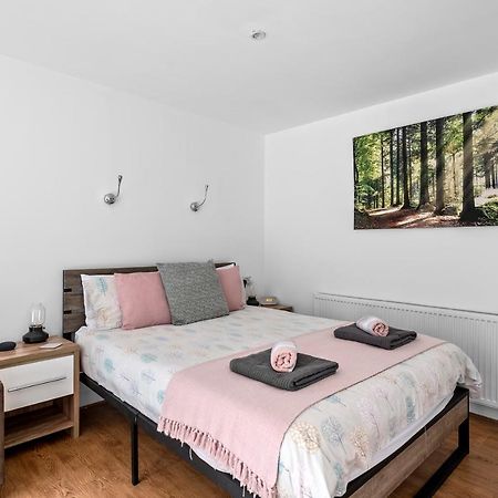 Number 2, Lytton Tree Lodge, Reydon, Southwold ภายนอก รูปภาพ