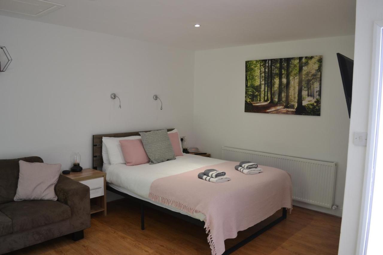 Number 2, Lytton Tree Lodge, Reydon, Southwold ภายนอก รูปภาพ