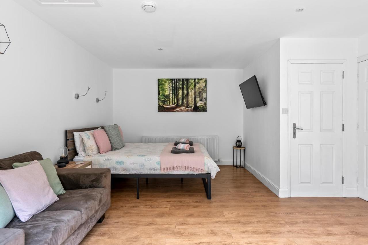 Number 2, Lytton Tree Lodge, Reydon, Southwold ภายนอก รูปภาพ