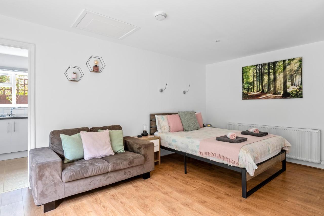 Number 2, Lytton Tree Lodge, Reydon, Southwold ภายนอก รูปภาพ